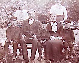 Carl, Anders, Anton, Stina Lisa, John Anderson; Names of girls unknown